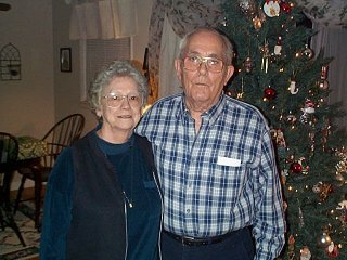 momanddad.jpg (25391 bytes)